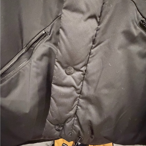 White Moutainering taion Men's Black Puffer Jacket (from Japan) - Picture 3 of 4